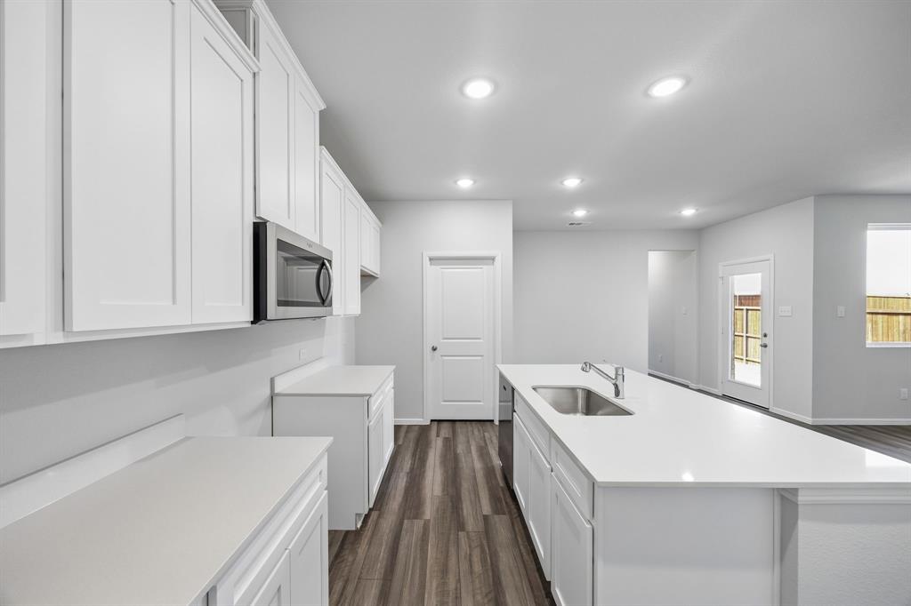 417 Magellan Road Seagoville, TX 75159 - Photo 4 of 37