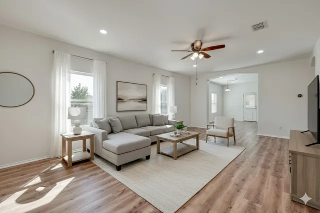 $315,000 | 229 Wells Bend, Hutto, TX 78634