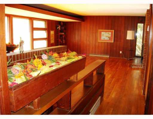 790 Long Road Penn Hills, PA 15235 - Photo 2 of 18 Living Room.