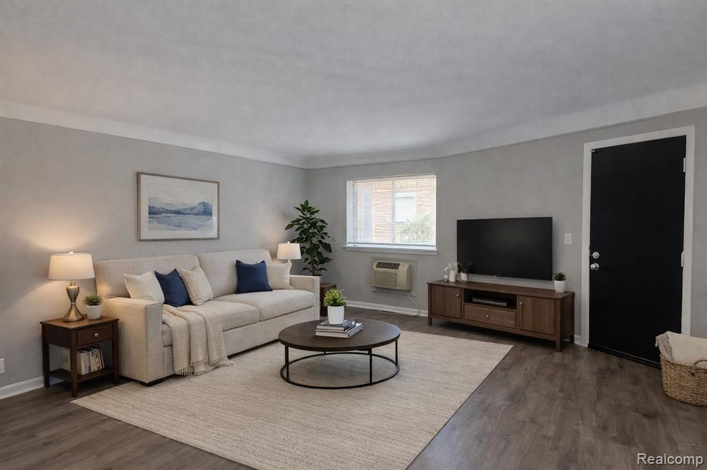 629 West Maple Road, Unit 15 Clawson, MI 48017 - Photo 5 of 10