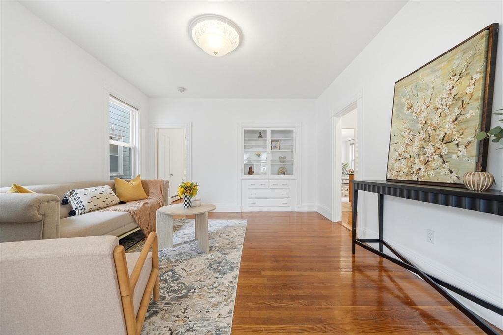 166 Chestnut Street, Unit 1 Brookline, MA 02445 - Photo 8 of 33