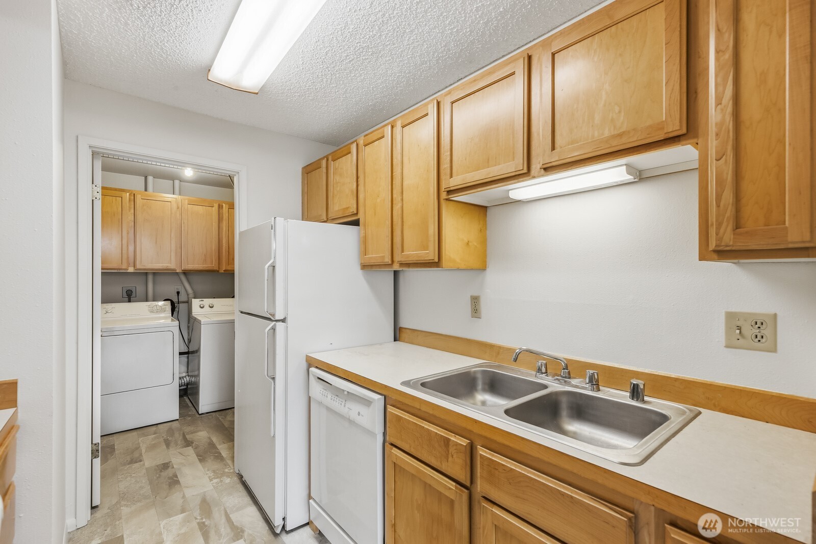 335 Heather Road, Unit 202 Everett, WA 98203 - Photo 20 of 31