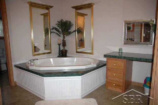 2380 East Sloan Road Birch Run, MI 48415 - Photo 9 of 14 20067137-8.JPG