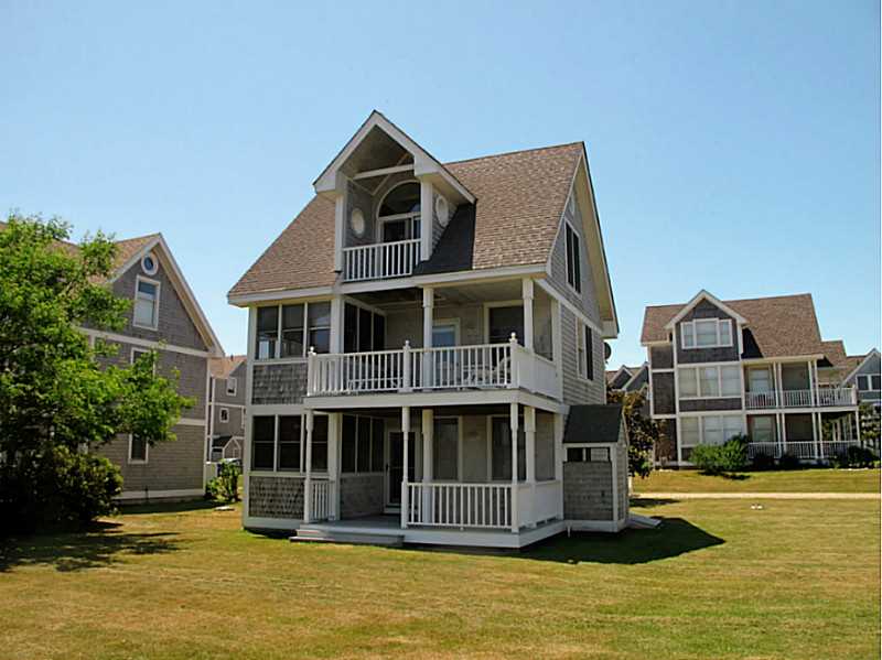 1719 Corn Neck Road Block Island, RI 02807 - Photo 4 of 17 Exterior Back.