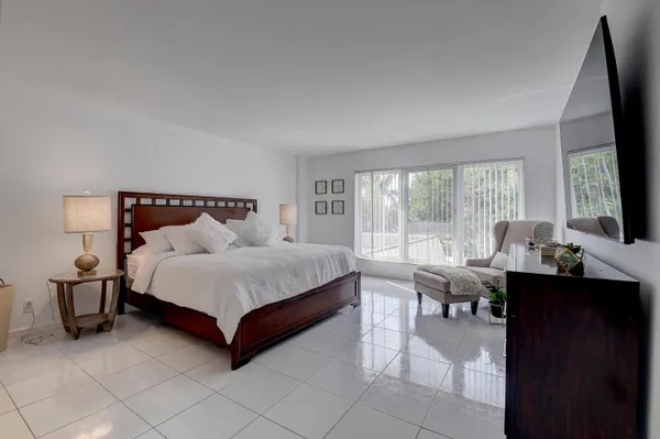 $7,000 | 2066 North Ocean Boulevard, Unit 2NW, Boca Raton, FL 33431