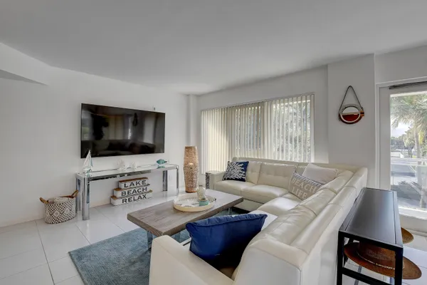 $7,000 | 2066 North Ocean Boulevard, Unit 2NW, Boca Raton, FL 33431