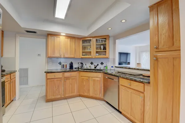 $7,000 | 2066 North Ocean Boulevard, Unit 2NW, Boca Raton, FL 33431