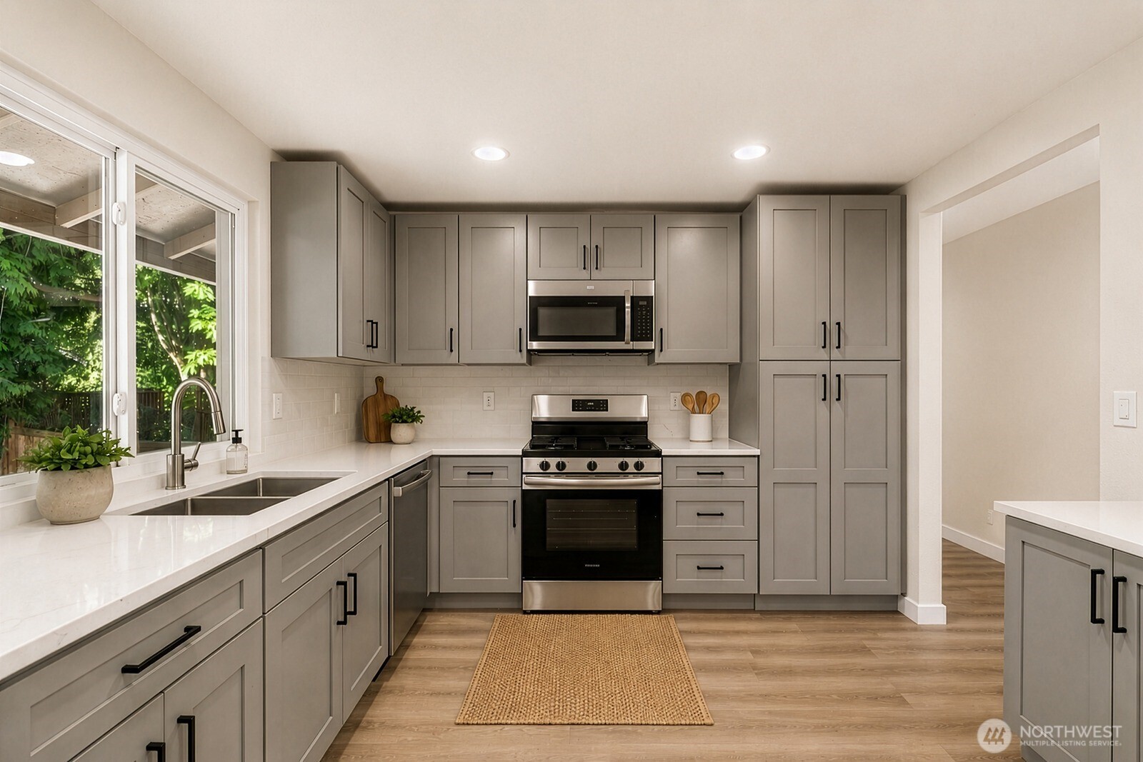 4203 Southwest 328th Street Federal Way, WA 98023 - Photo 8 of 26