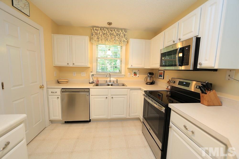 7321 Bonnie Ridge Court Raleigh, NC 27615 - Photo 5 of 14 Another view-BRAND NEW SS appls!