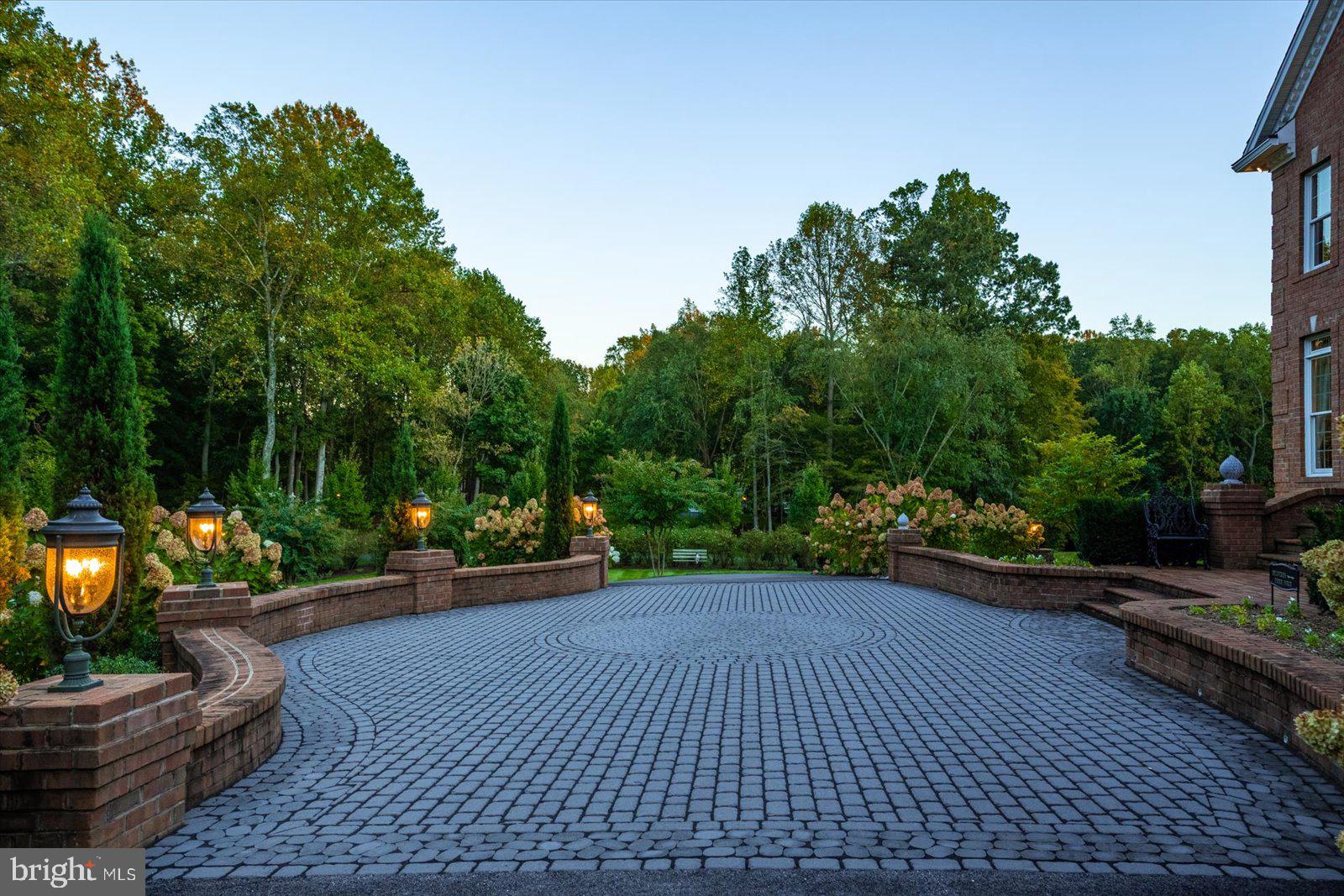 17 Perder Lane Edgewater, MD 21037 - Photo 92 of 115 Circular driveway w/elegant paver medallion
