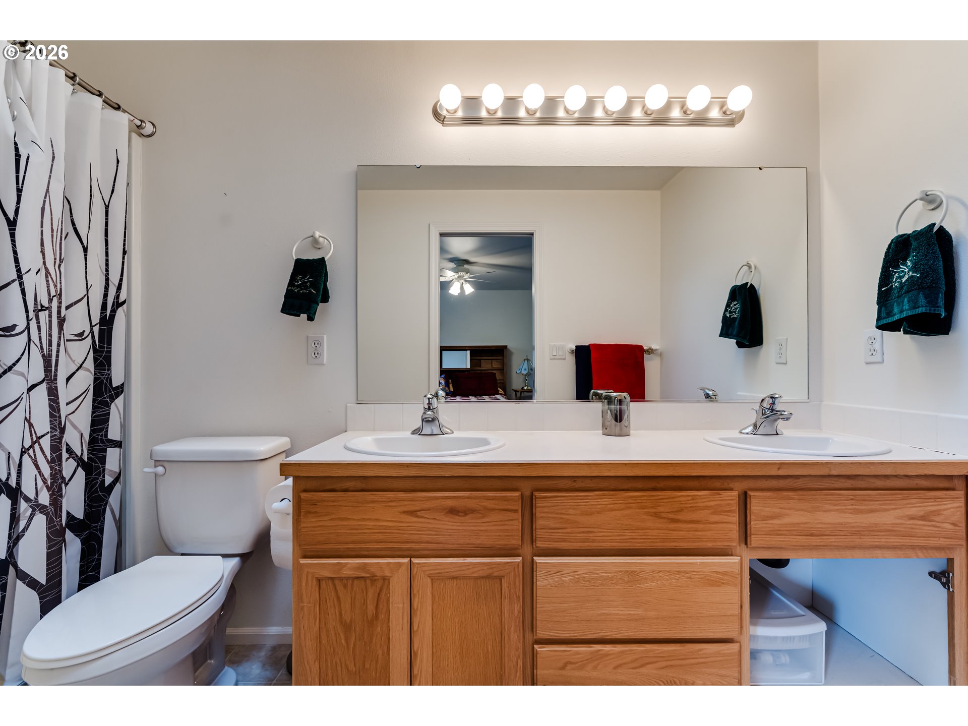 5985 Firestone Drive Eugene, OR 97402 - Photo 13 of 20 Bathroom
