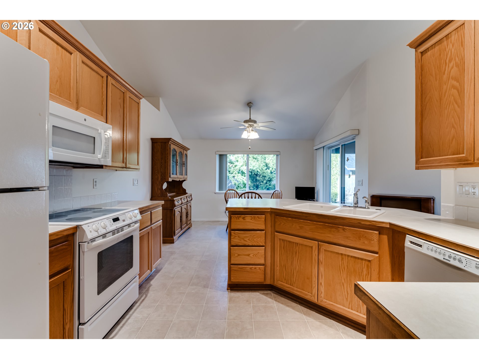 5985 Firestone Drive Eugene, OR 97402 - Photo 8 of 20 Kitchen