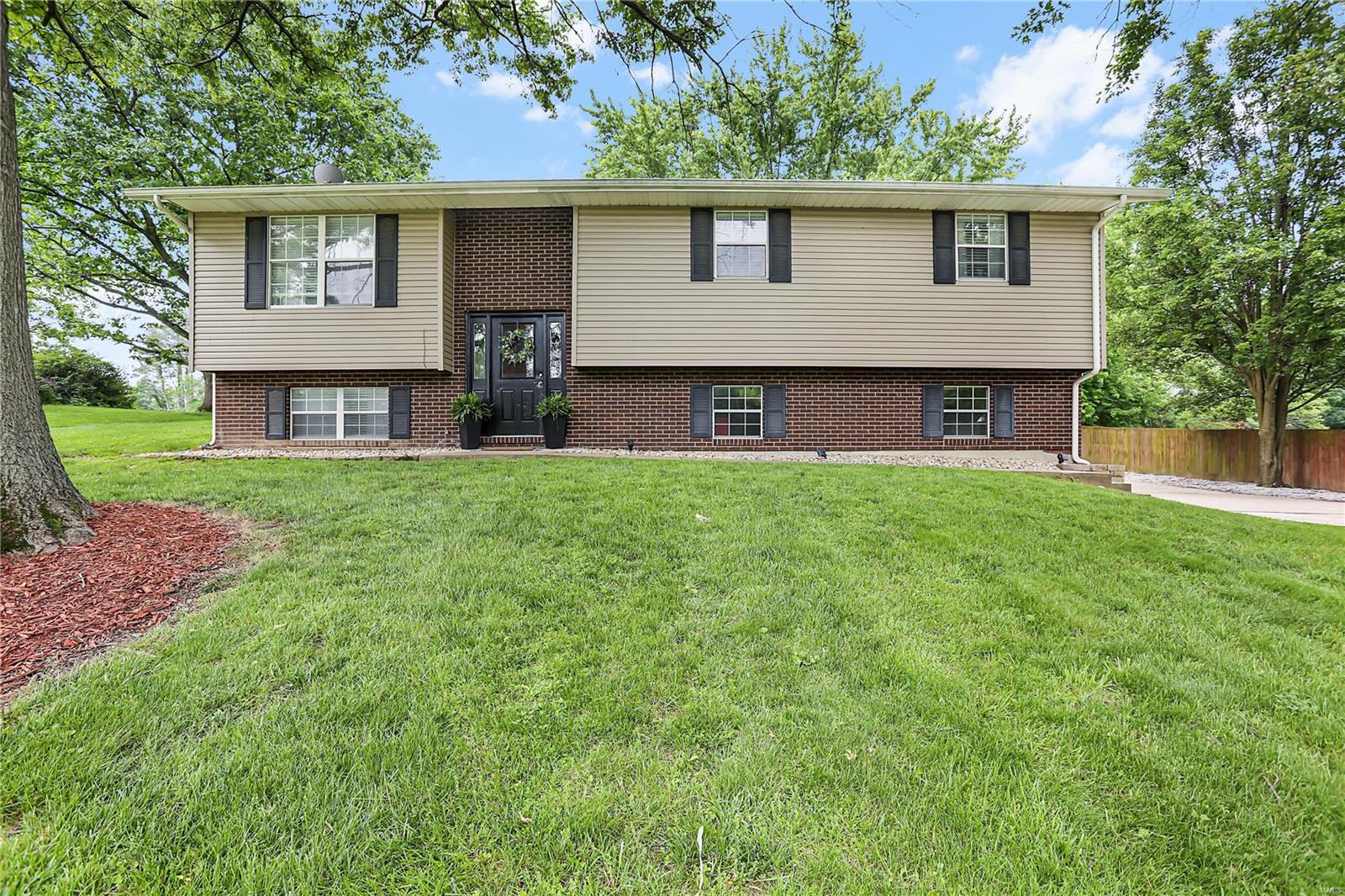 941 Long Branch Road Troy, IL 62294 - Photo 1 of 37 Gallery Image 1