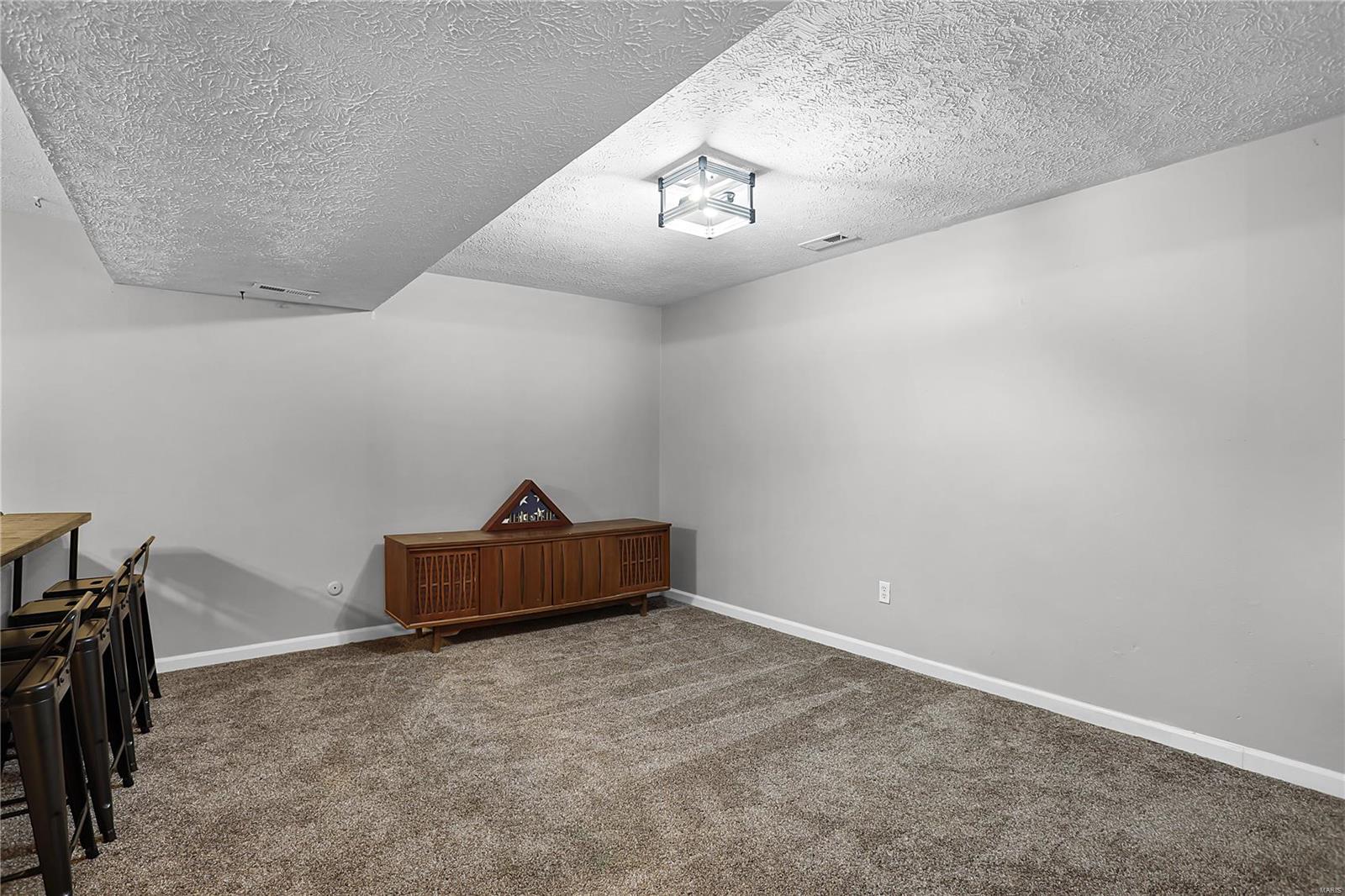 941 Long Branch Road Troy, IL 62294 - Photo 18 of 37 Gallery Image 18