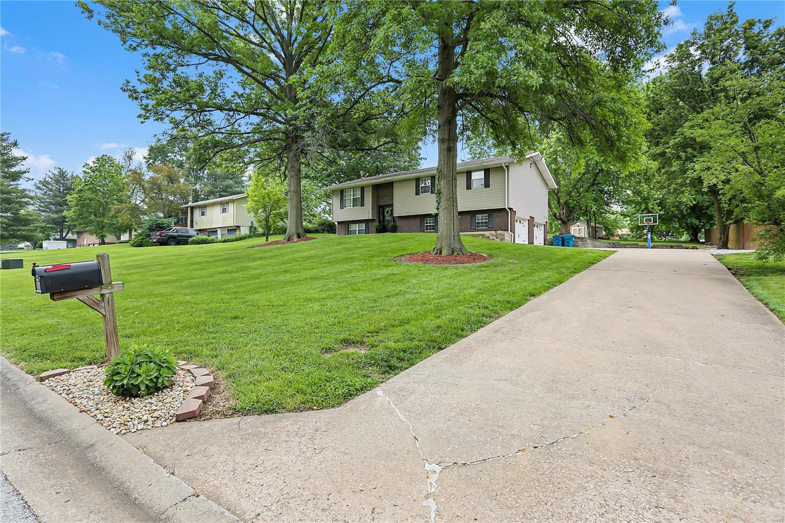 941 Long Branch Road Troy, IL 62294 - Photo 2 of 37 Gallery Image 2
