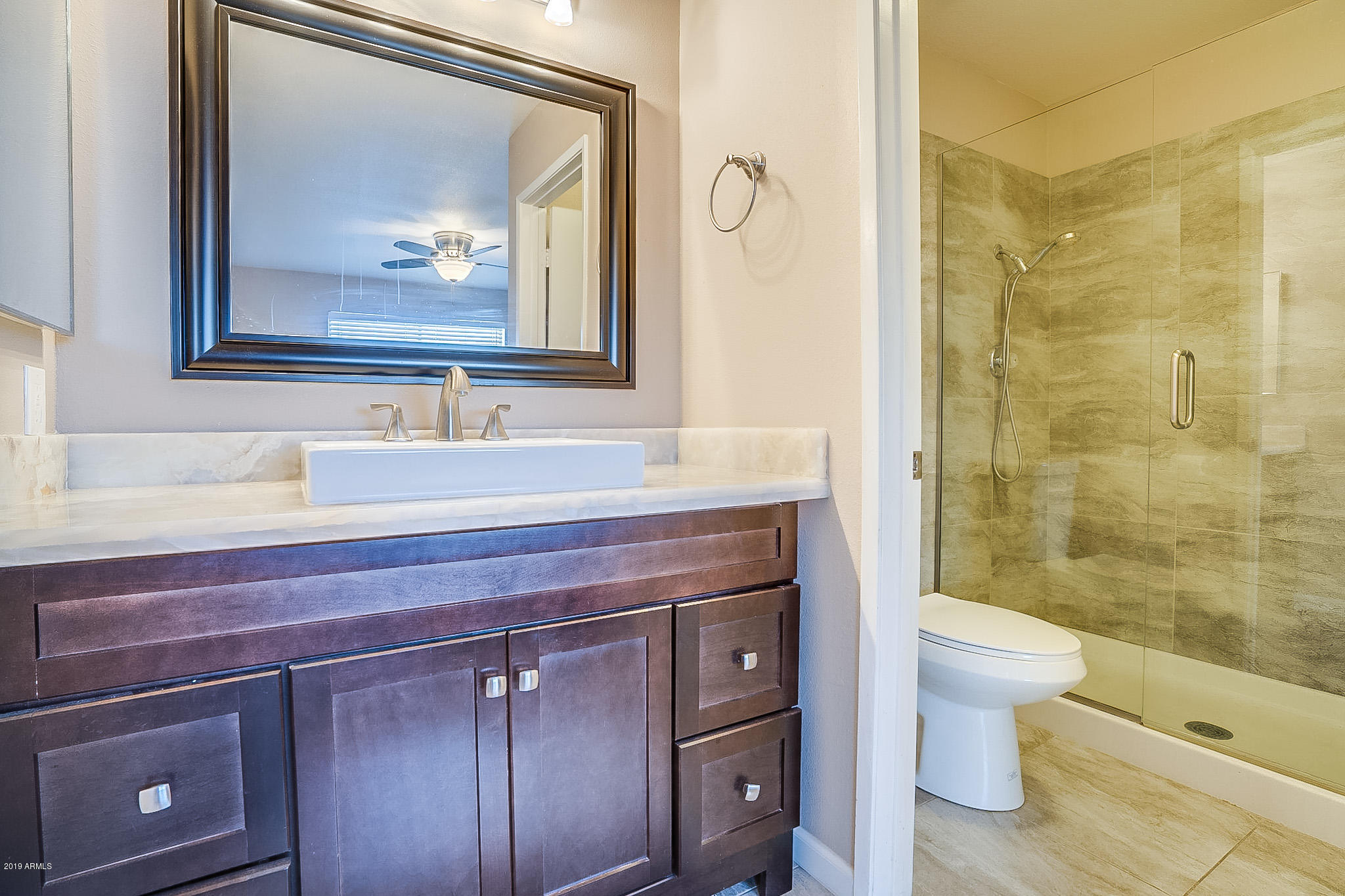 5525 East Thomas Road, Unit L6 Phoenix, AZ 85018 - Photo 18 of 26 Updated Master Vanity