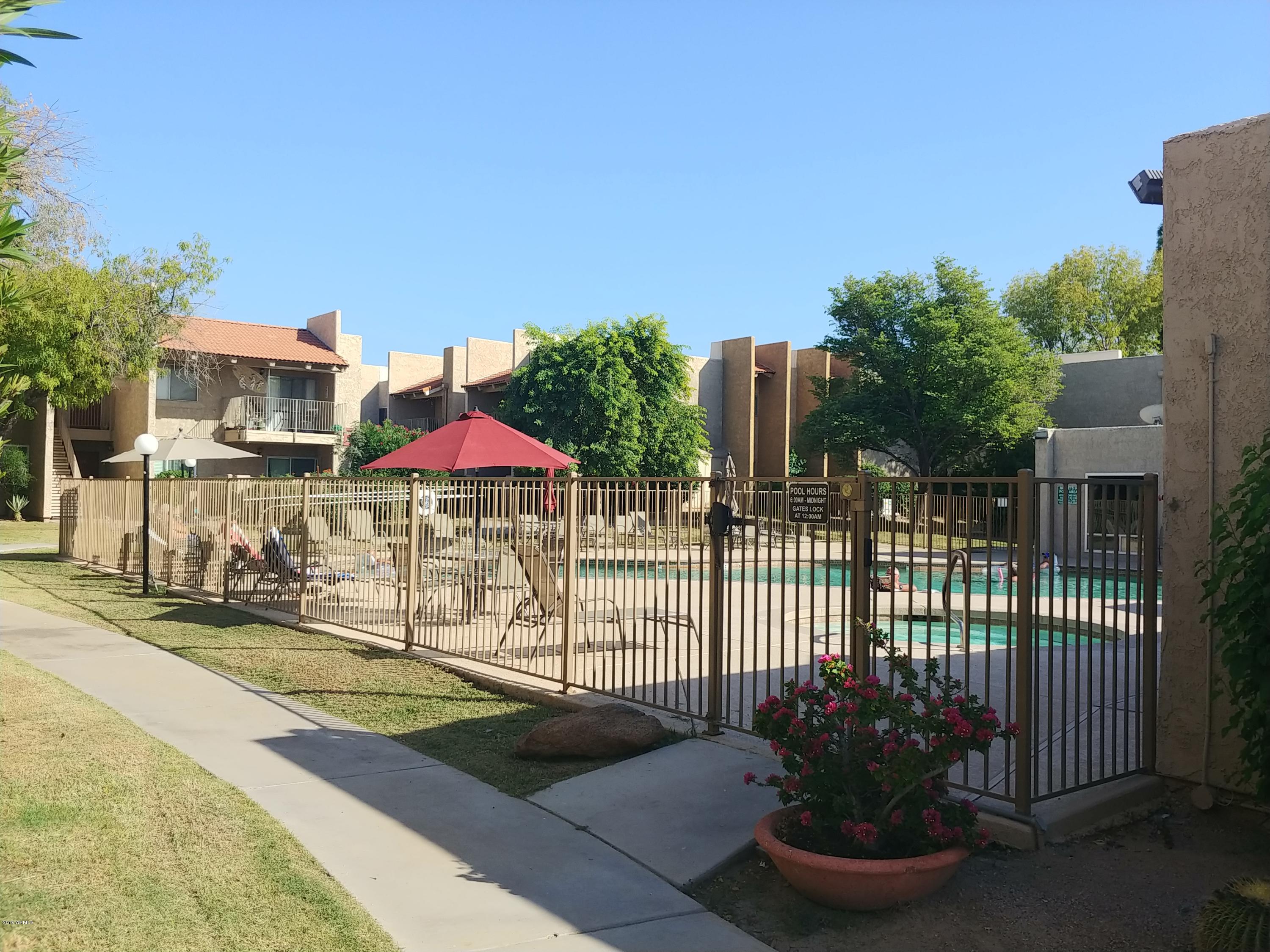 5525 East Thomas Road, Unit L6 Phoenix, AZ 85018 - Photo 24 of 26 Community Pool