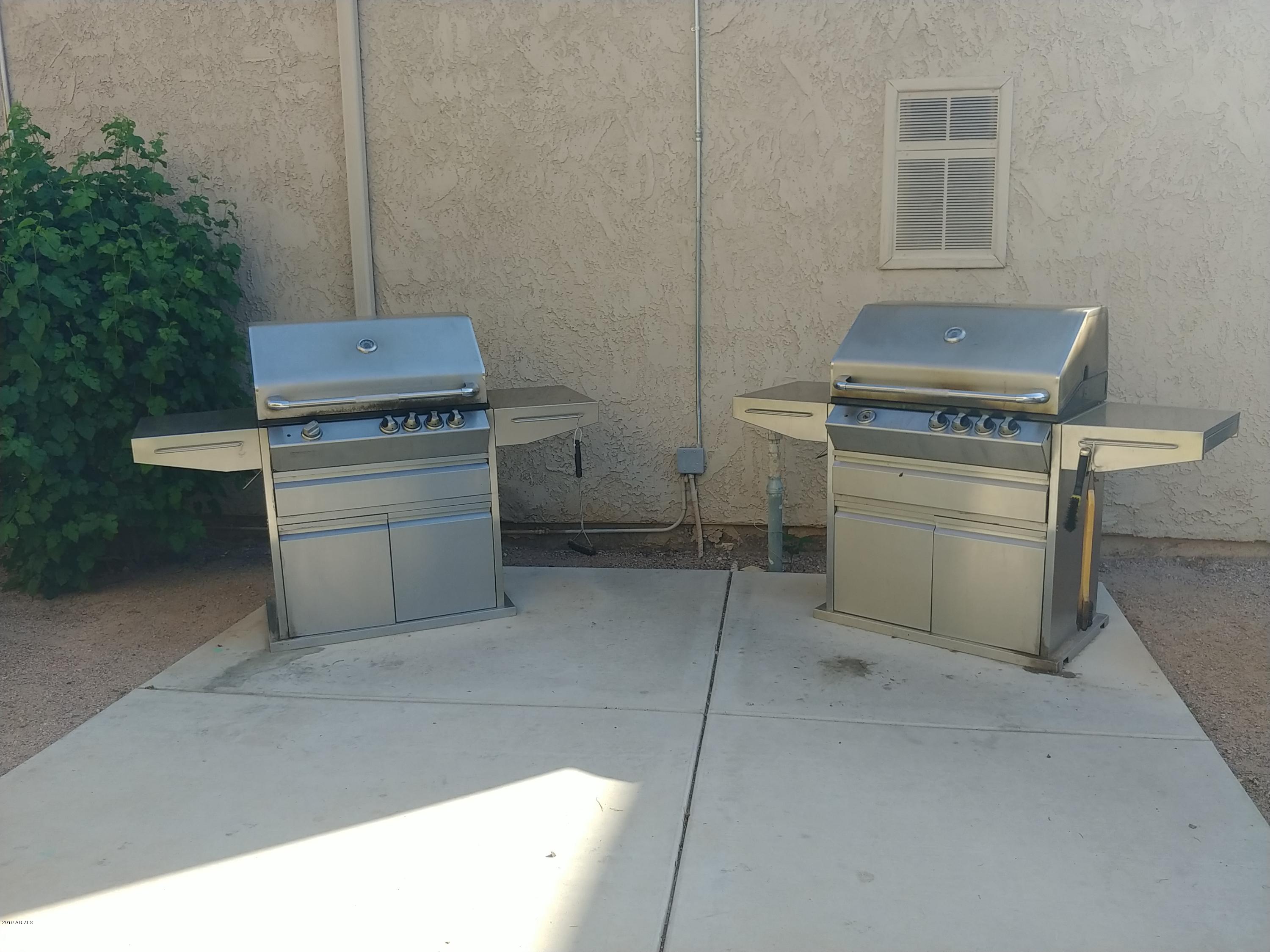 5525 East Thomas Road, Unit L6 Phoenix, AZ 85018 - Photo 25 of 26 Community BBQ's