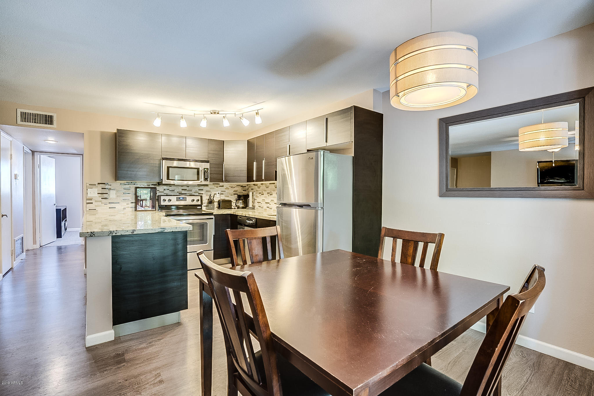 5525 East Thomas Road, Unit L6 Phoenix, AZ 85018 - Photo 8 of 26 Eat-in Kitchen