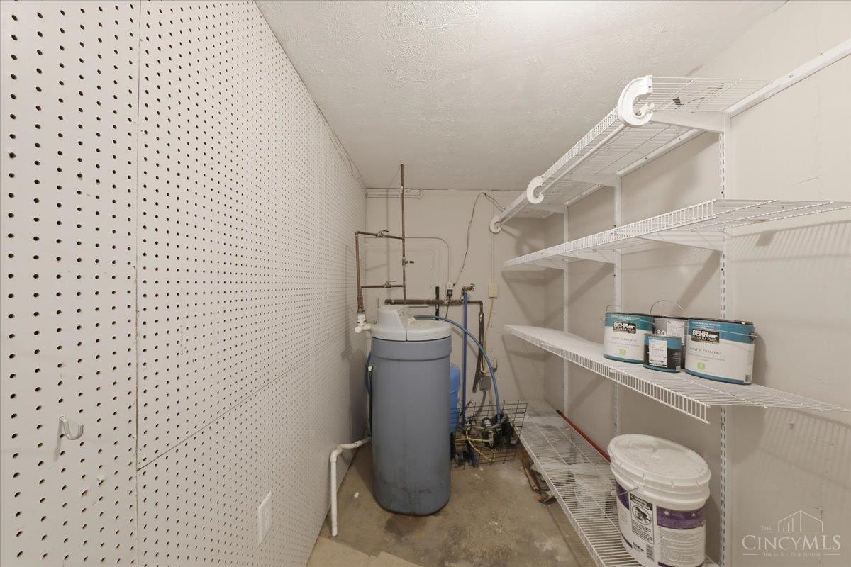 6611 Hendrickson Road Middletown, OH 45044 - Photo 30 of 62