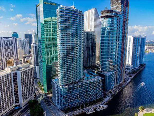 $20,000 | 200 Biscayne Blvd Way, Unit 5001, Miami, FL 33131