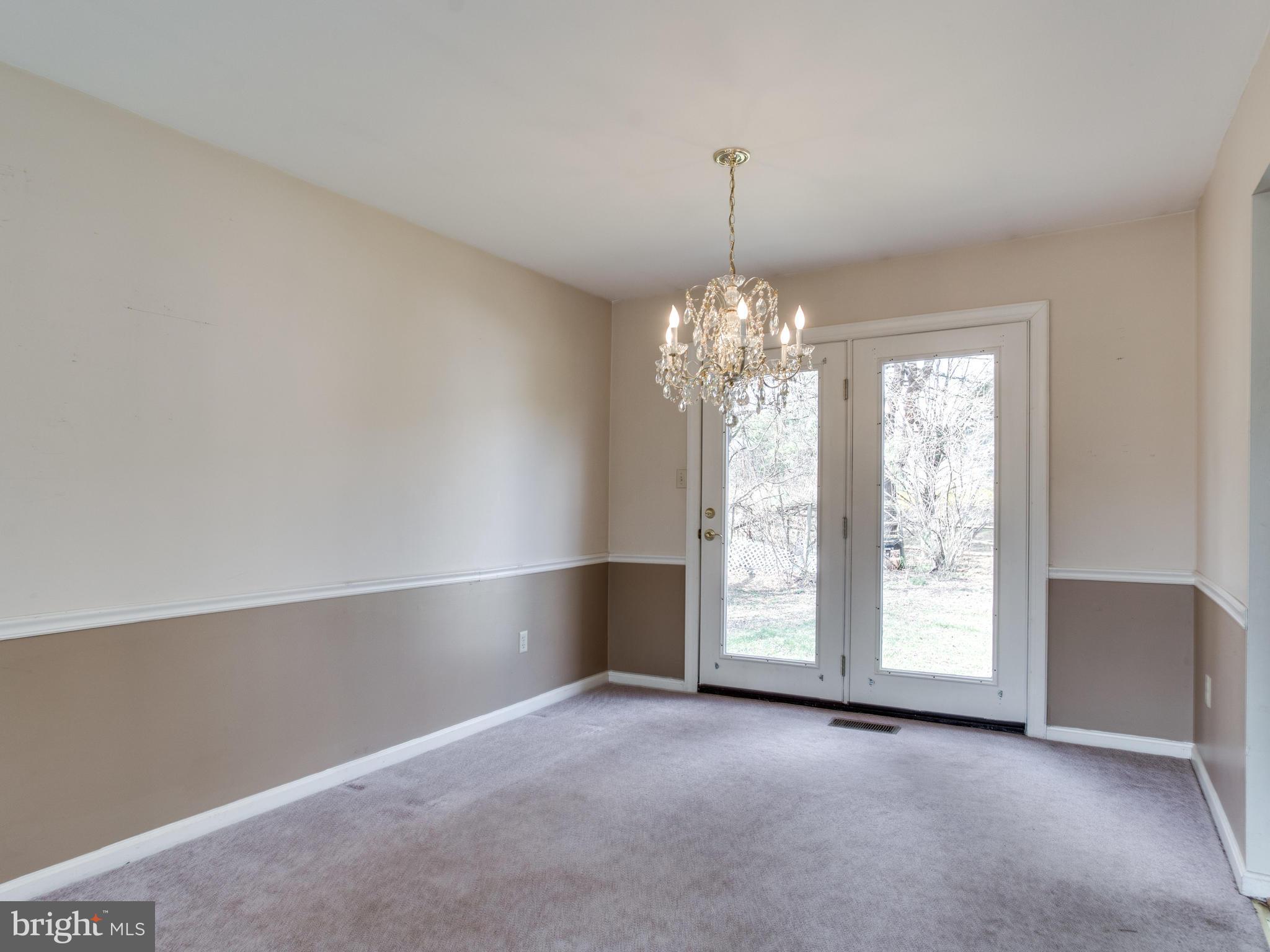 15109 Joshua Tree Road Gaithersburg, MD 20878 - Photo 4 of 30 Dining Room