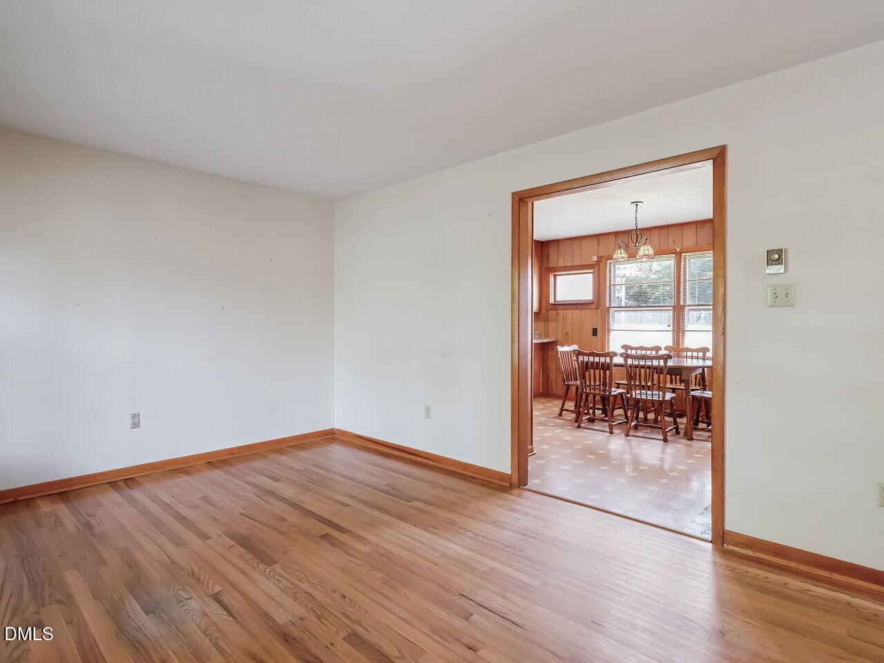 1059 South Hollybrook Road Wendell, NC 27591 - Photo 5 of 25 005-1280x960-living-room