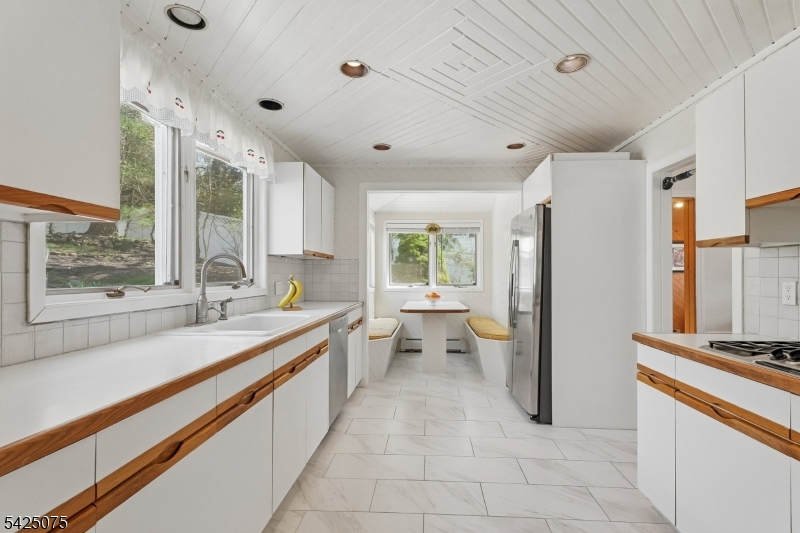 111 Parsonage Hill Road Short Hills, NJ 07078 - Photo 4 of 24