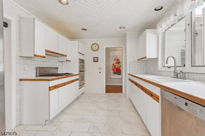 111 Parsonage Hill Road Short Hills, NJ 07078 - Photo 6 of 24