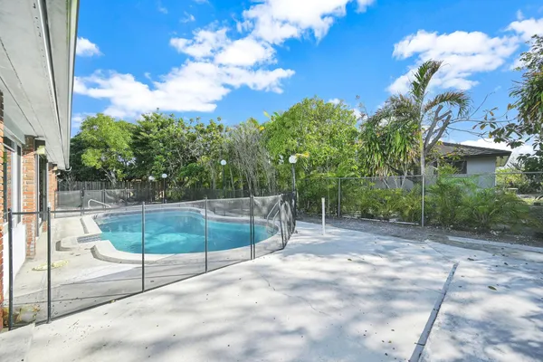 $1,150,000 | 10321 Southwest 116th Avenue, Miami, FL 33176