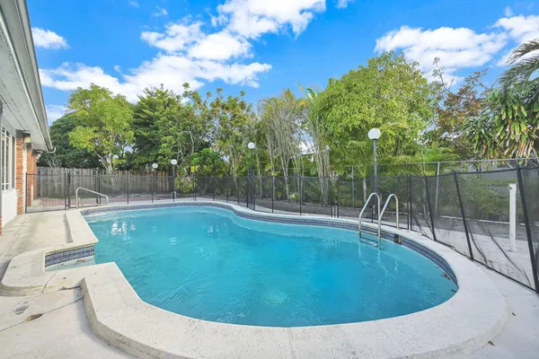 $1,150,000 | 10321 Southwest 116th Avenue, Miami, FL 33176