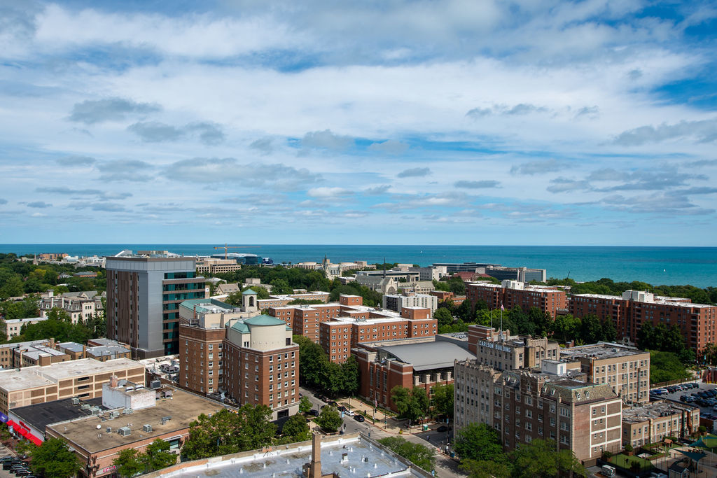 807 Davis Street, Unit 1907 Evanston, IL 60201 - Photo 17 of 20 a view of a city