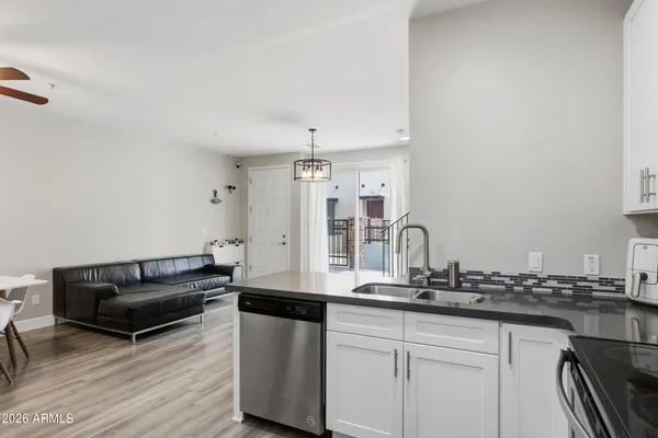 $399,000 | 1406 West Main Street, Unit 102, Mesa, AZ 85201