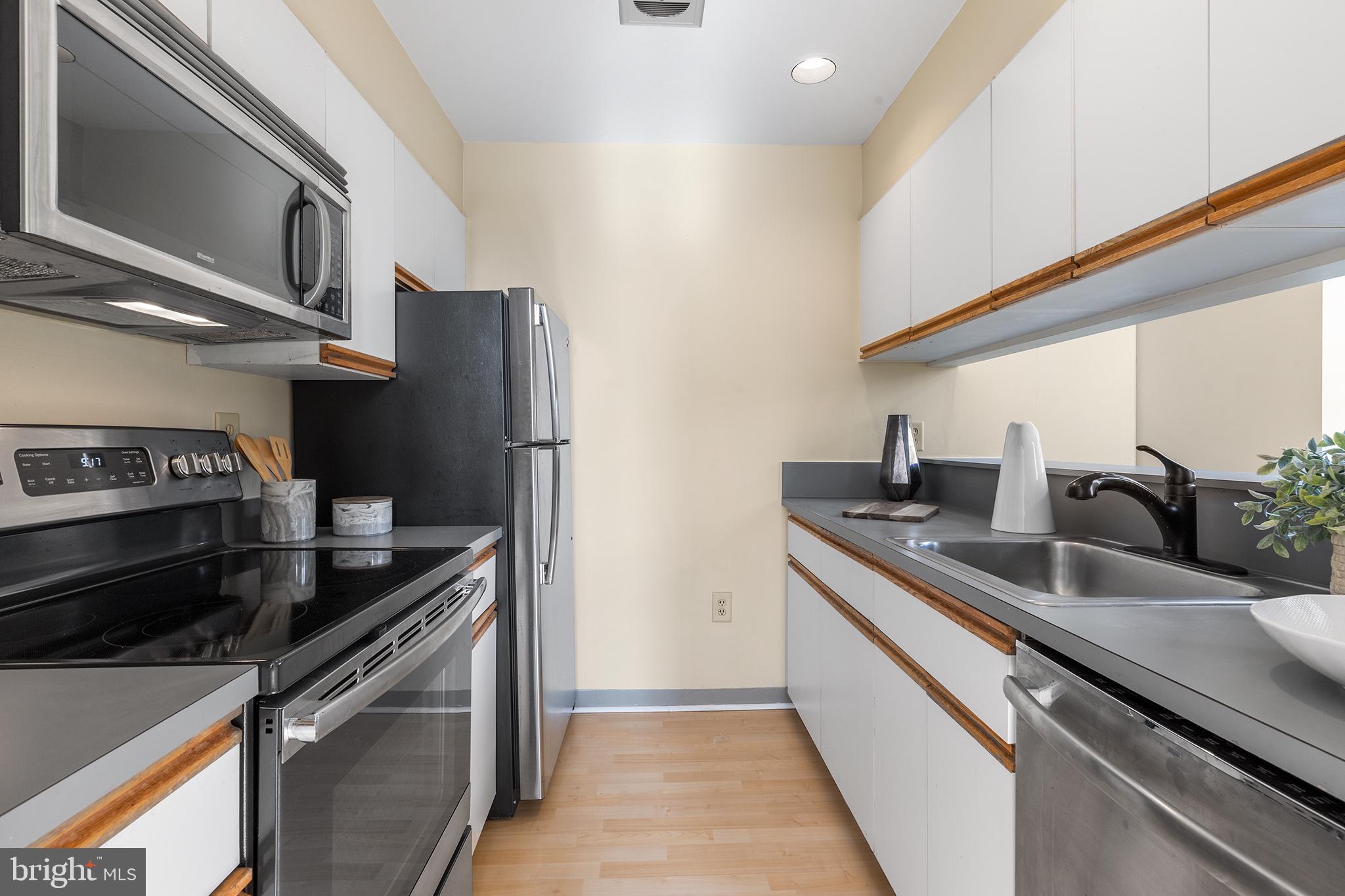 1601 Spring Garden Street, Unit 207 Philadelphia, PA 19130 - Photo 5 of 27