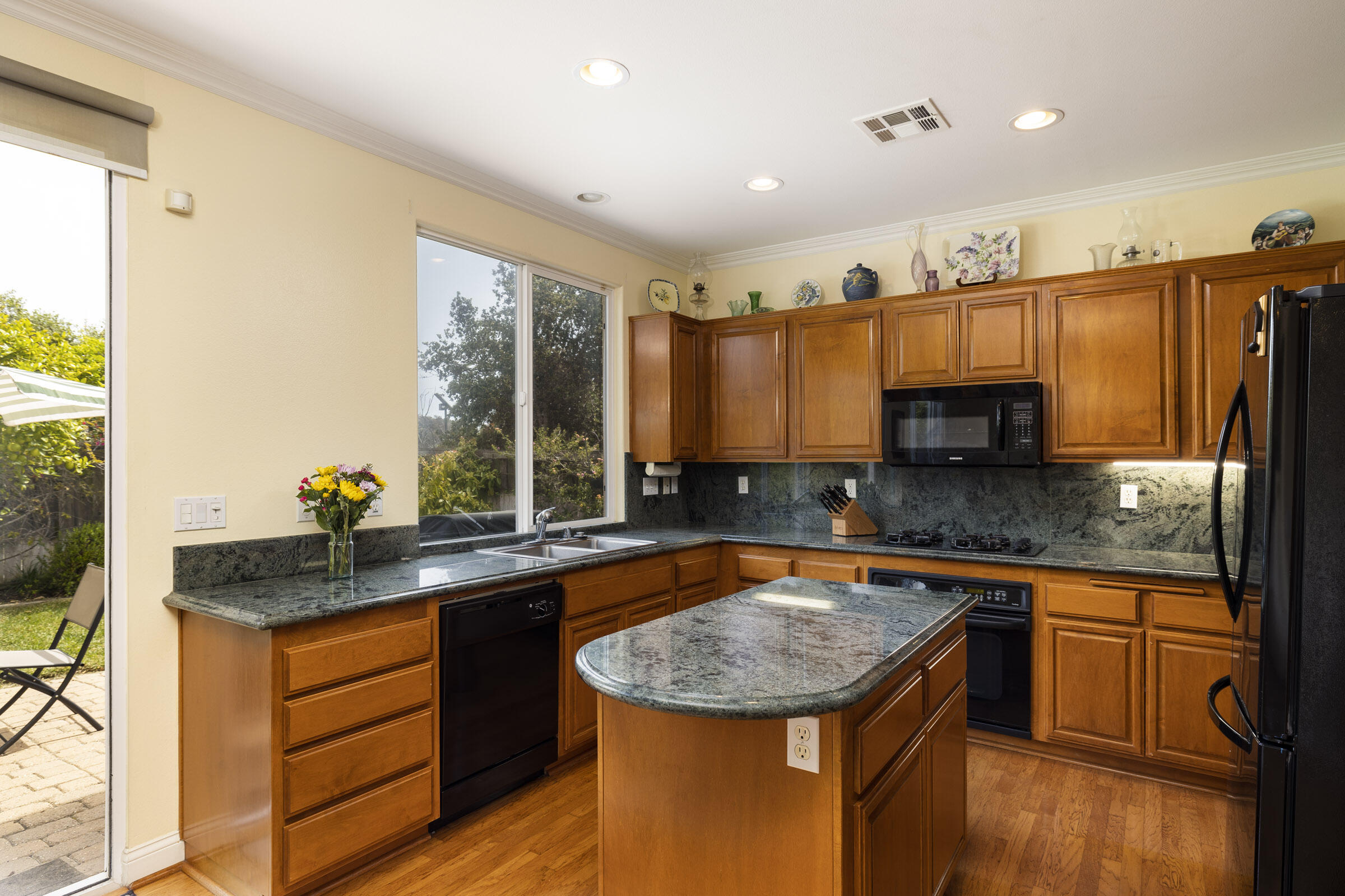 544 Fireside Lane Goleta, CA 93117 - Photo 5 of 21 544 Fireside Lane_0011