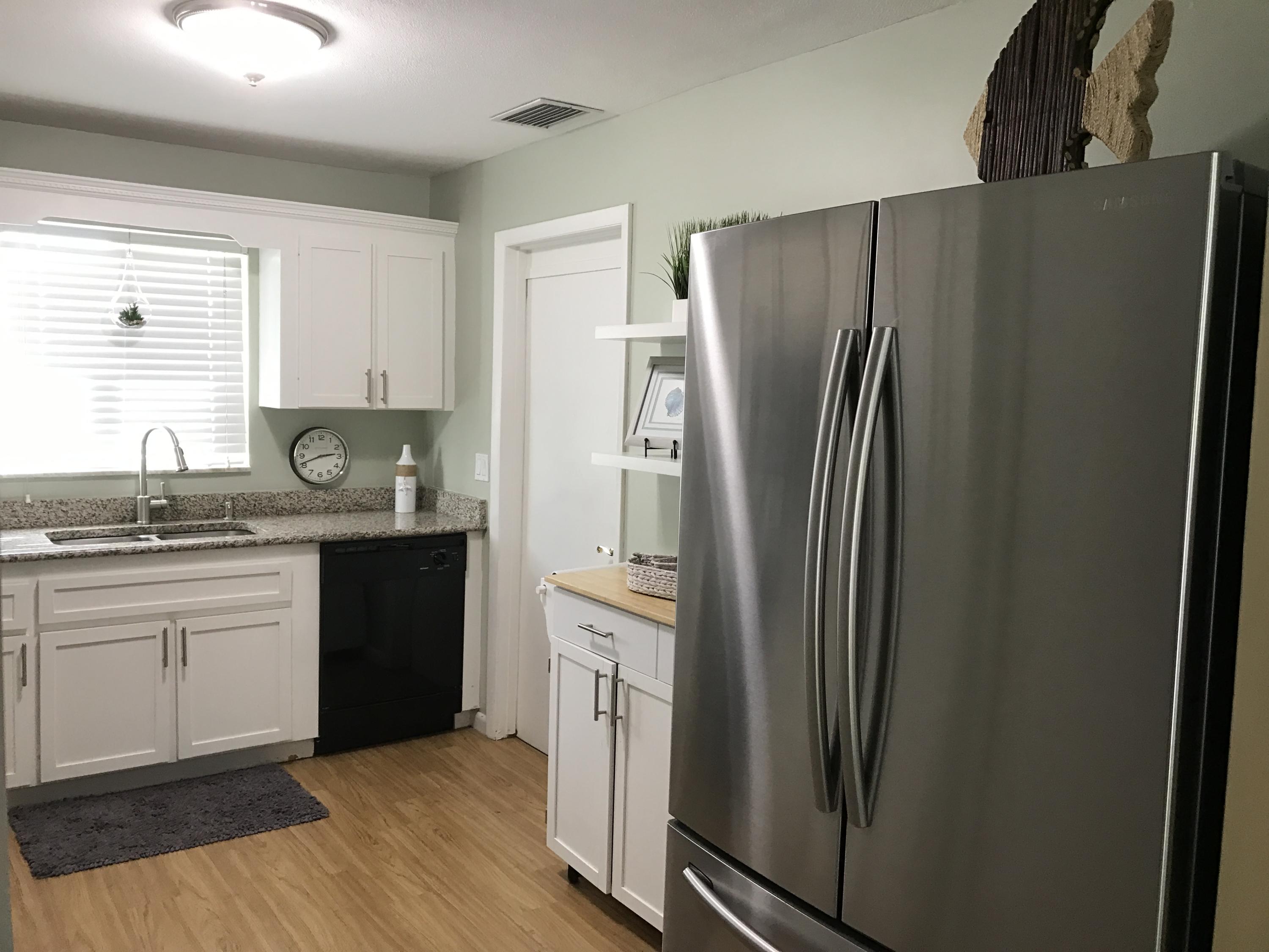 315 Pineview Road Jupiter, FL 33469 - Photo 26 of 42 Kitchen
