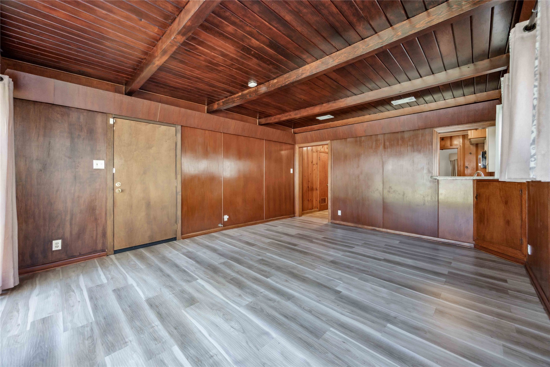 3729 Griggs Road Houston, TX 77021 - Photo 12 of 26 a view of an empty room