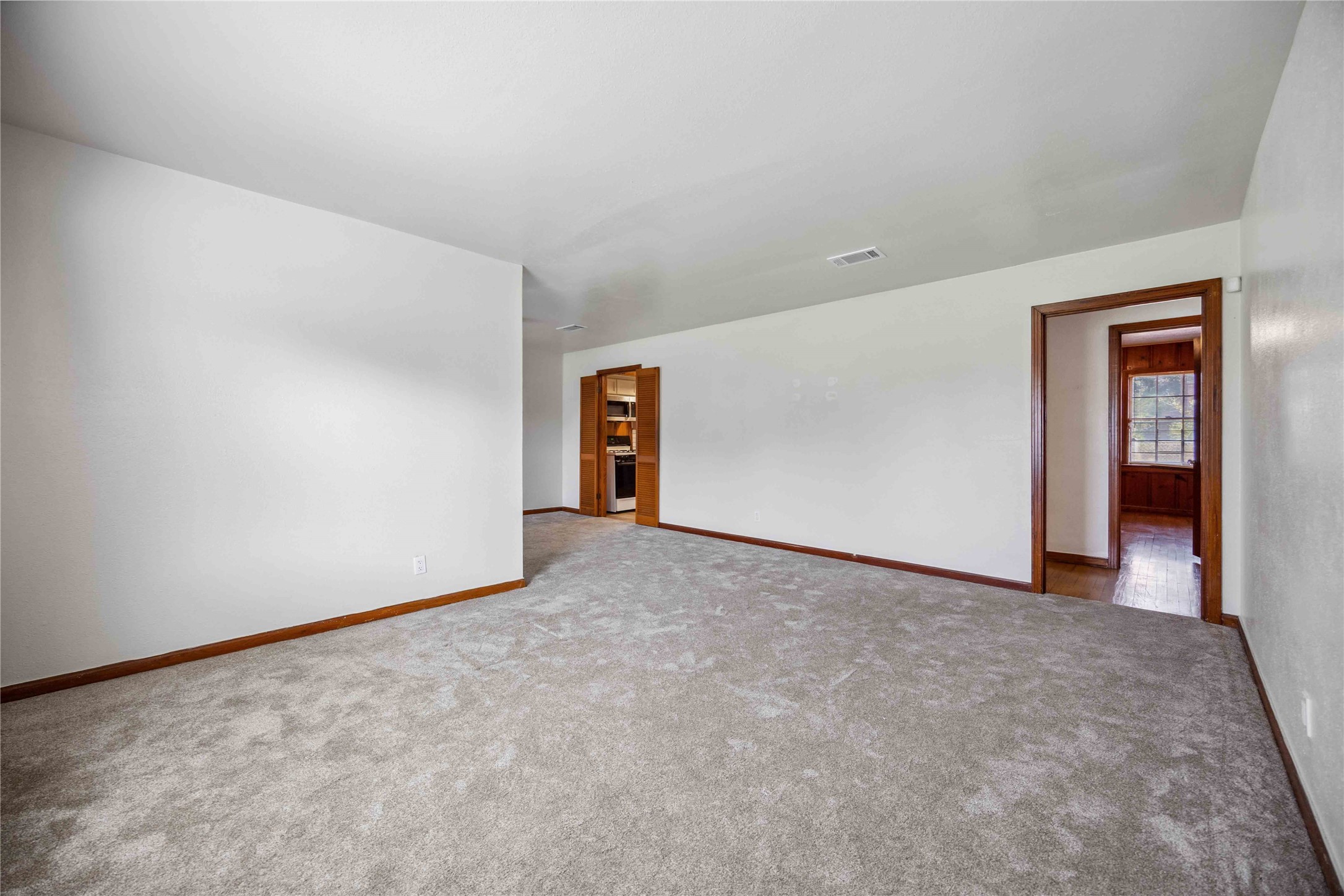 3729 Griggs Road Houston, TX 77021 - Photo 5 of 26 a view of an empty room and a window