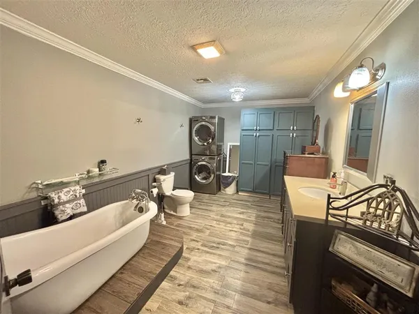 $225,000 | 16255-16247 Windmill Lane, Iowa, LA 70647