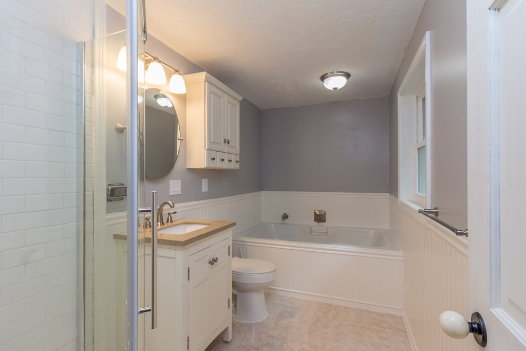 40 Wayside Road Worcester, MA 01605 - Photo 8 of 12 Gallery Image 8