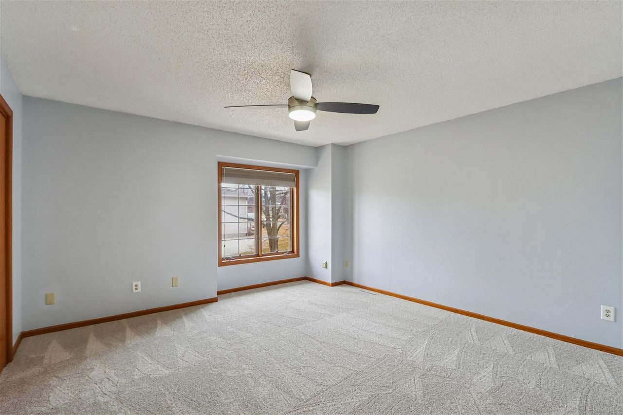 1929 Earl Road Iowa City, IA 52246 - Photo 21 of 36 Gallery Image 21