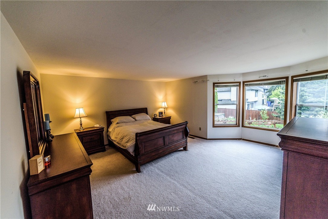 18120 132nd Place Southeast Renton, WA 98058 - Photo 11 of 20 Gallery Image 11