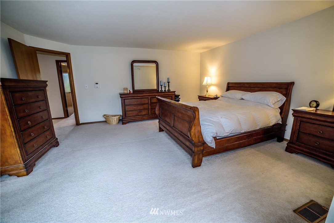 18120 132nd Place Southeast Renton, WA 98058 - Photo 12 of 20 Gallery Image 12