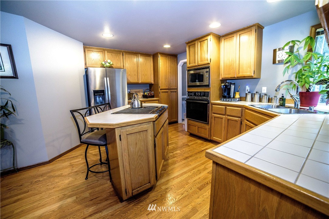 18120 132nd Place Southeast Renton, WA 98058 - Photo 4 of 20 Gallery Image 4
