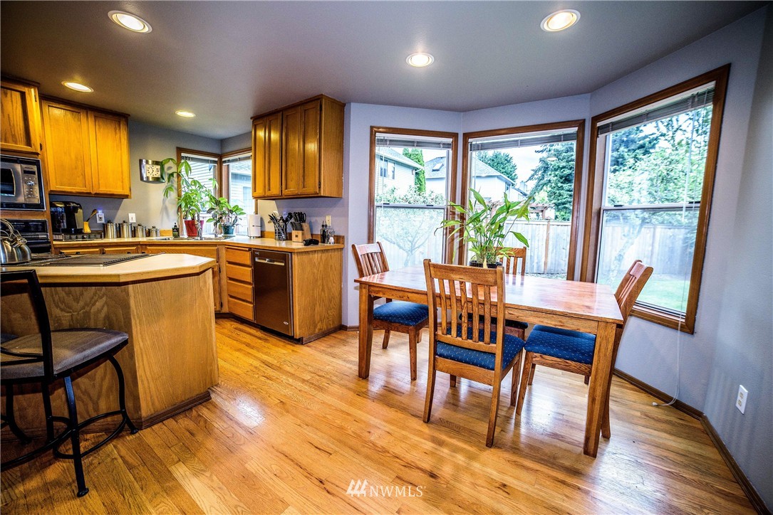 18120 132nd Place Southeast Renton, WA 98058 - Photo 5 of 20 Gallery Image 5