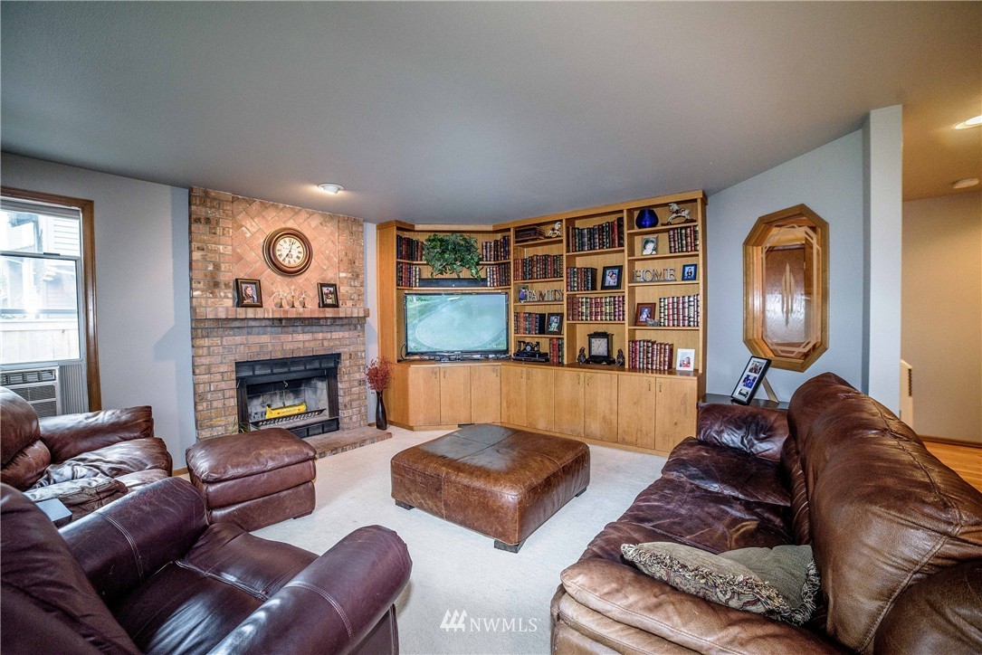 18120 132nd Place Southeast Renton, WA 98058 - Photo 8 of 20 Gallery Image 8