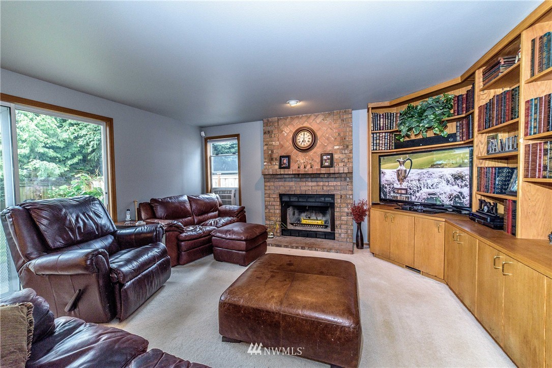 18120 132nd Place Southeast Renton, WA 98058 - Photo 9 of 20 Gallery Image 9