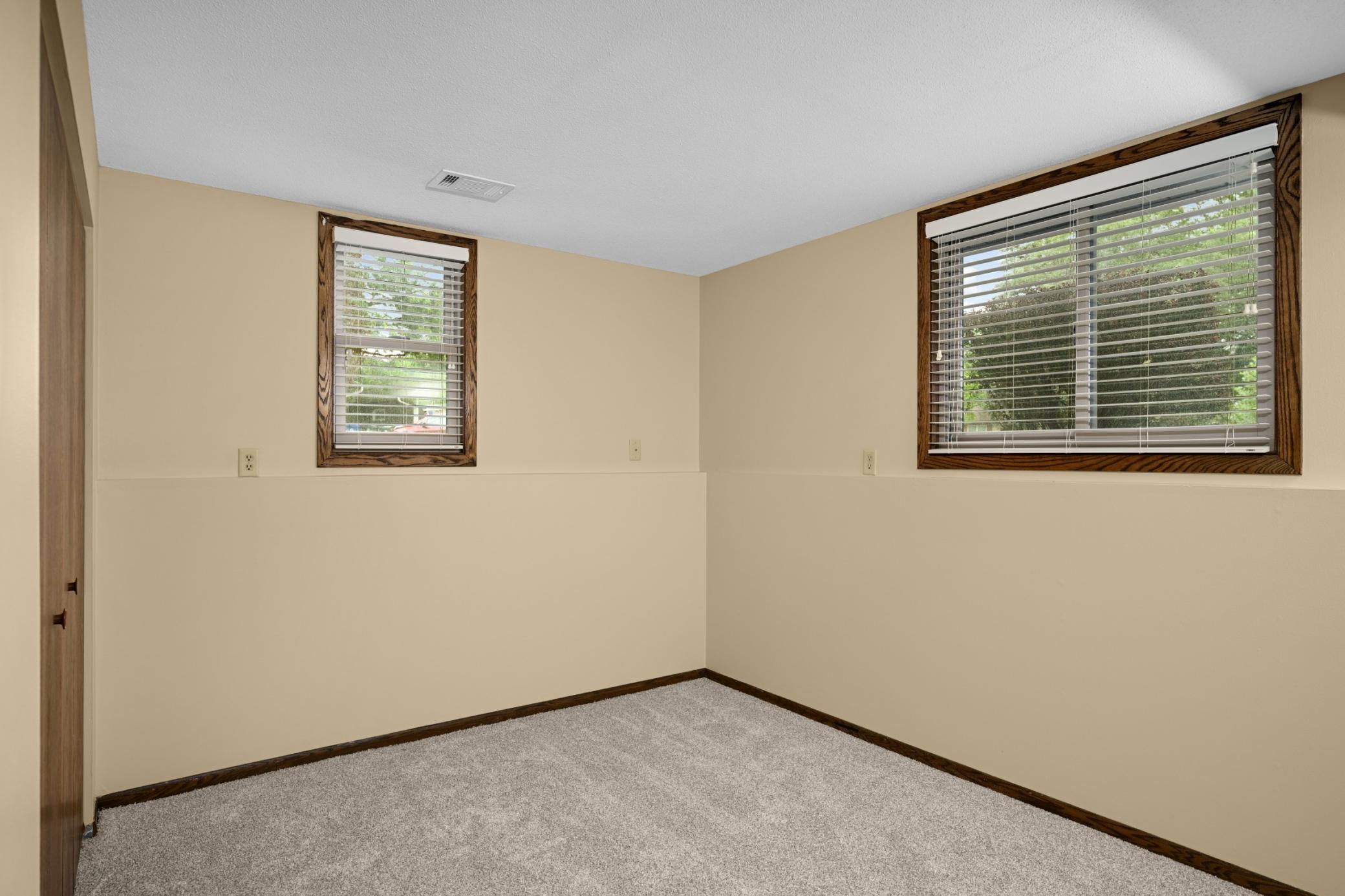 1989 Foxridge Road St. Paul, MN 55119 - Photo 23 of 36 Gallery Image 23