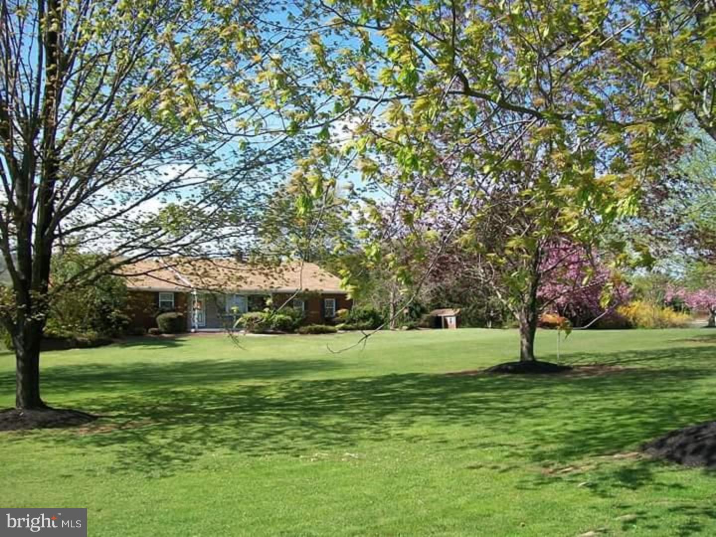 2025 George Road Palm, PA 18070 - Photo 2 of 25 Front Yard