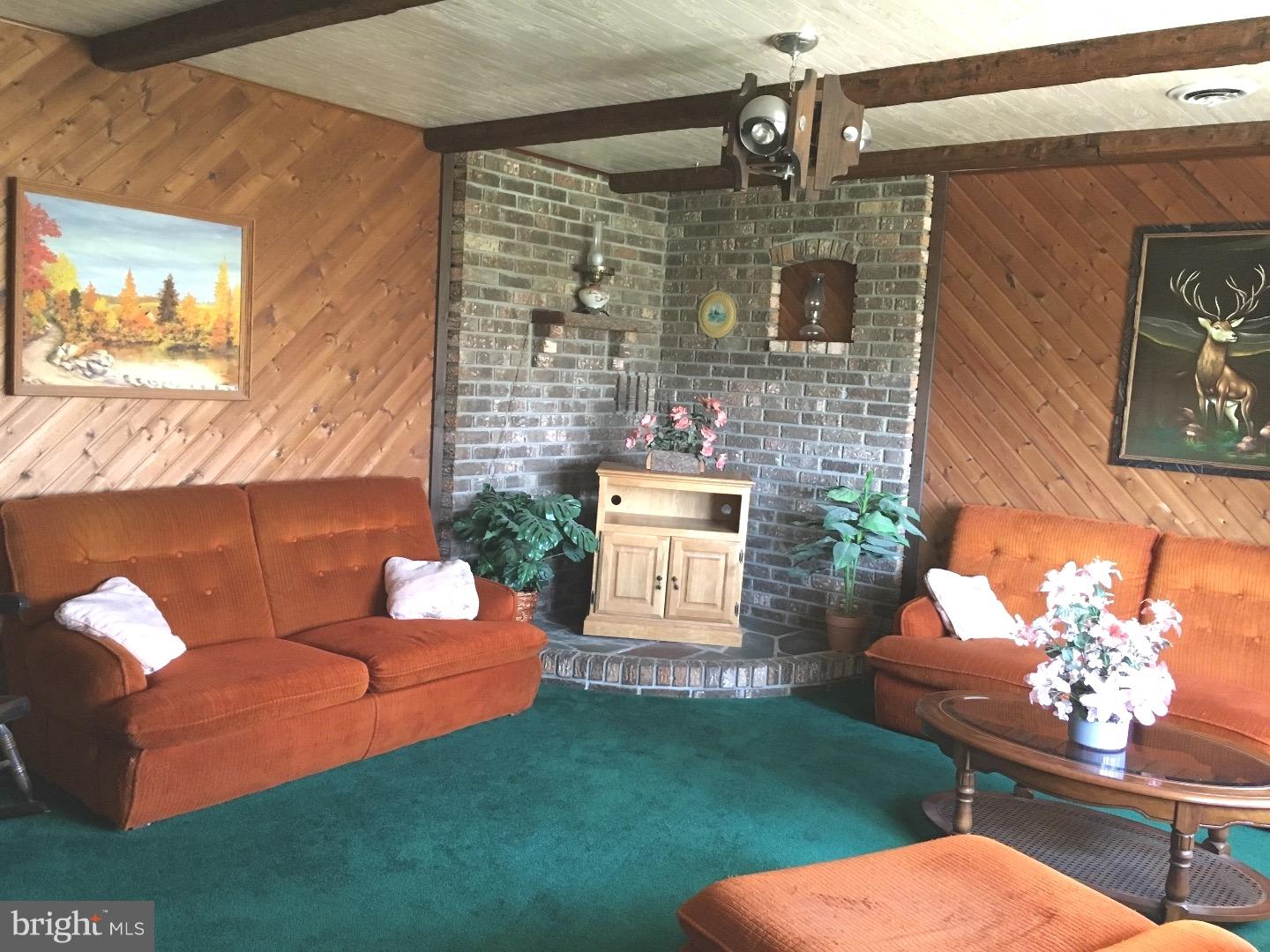 2025 George Road Palm, PA 18070 - Photo 11 of 25 Living Room